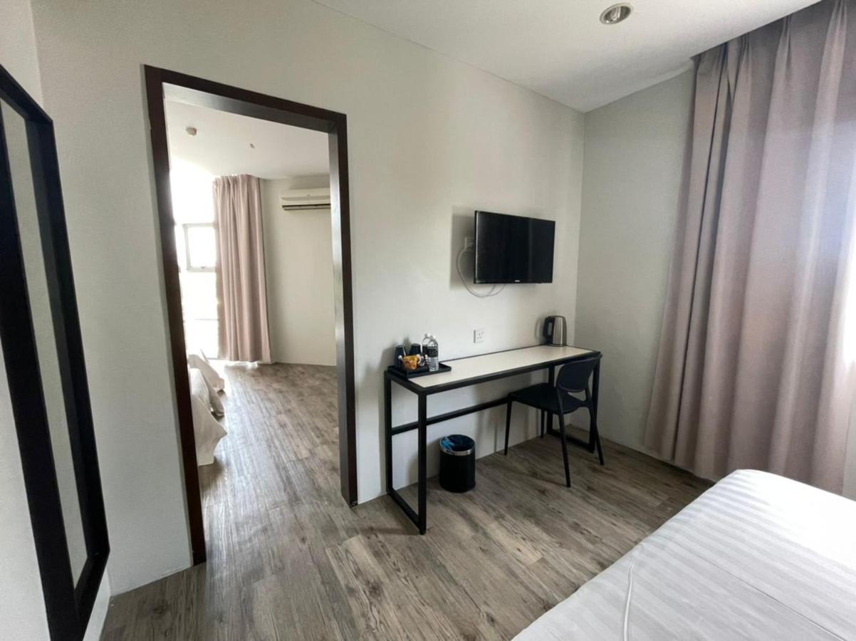 Chariton Hotel Бътъруърт Екстериор снимка